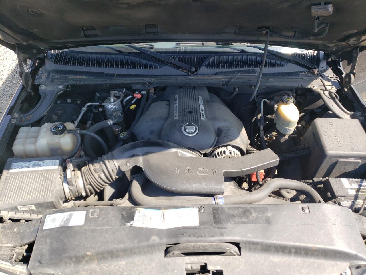 Photo 7 from auction – 2002 CADILLAC ESCALADE L with VIN 1GYEK63N62R136717