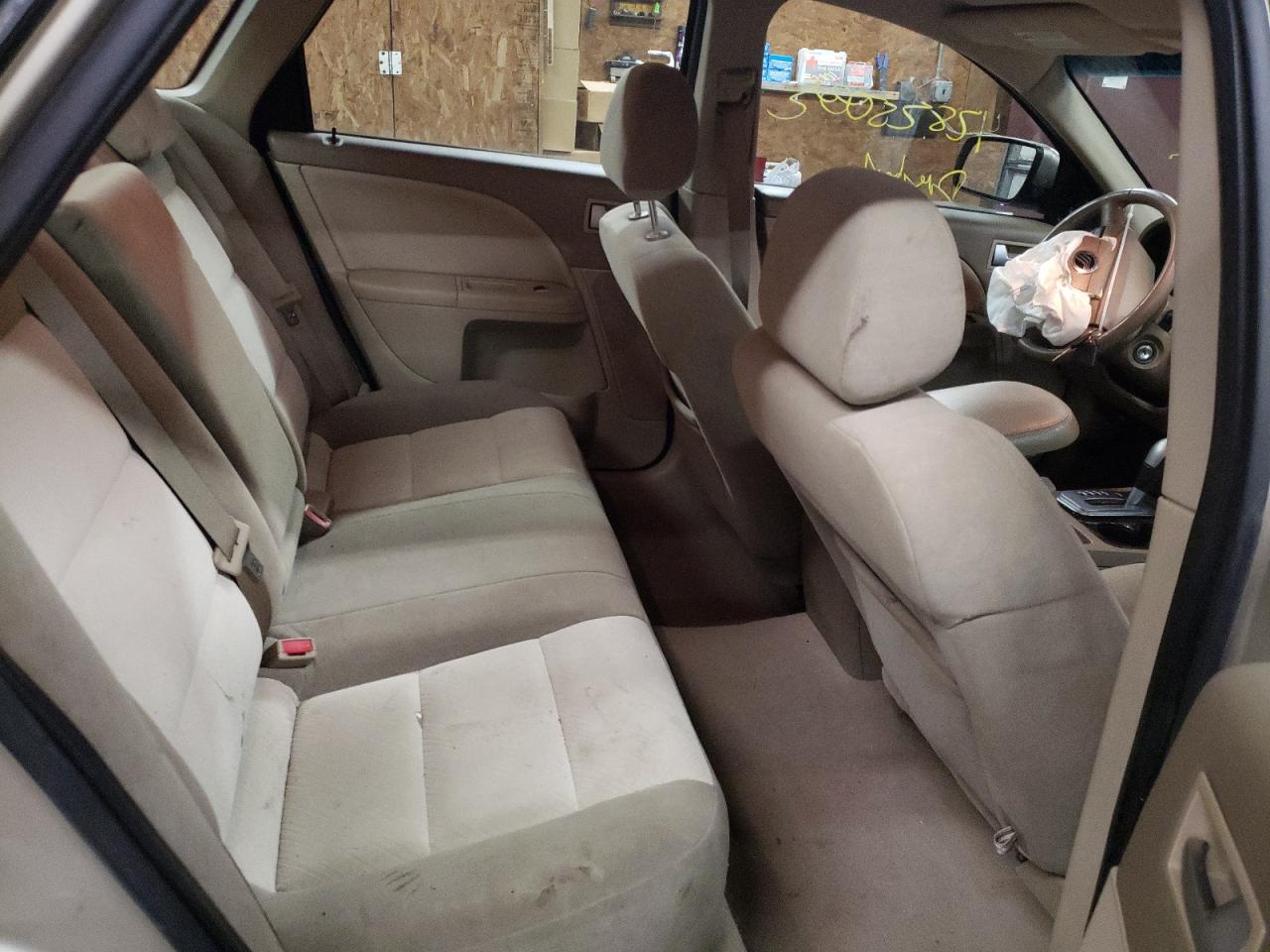 Photo 6 from auction – 2005 MERCURY MONTEGO LU with VIN 1MEFM40115G602014