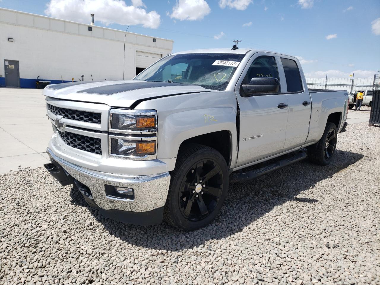 Photo 2 from auction – 2014 CHEVROLET SILVERADO with VIN 1GCVKREC3EZ355013