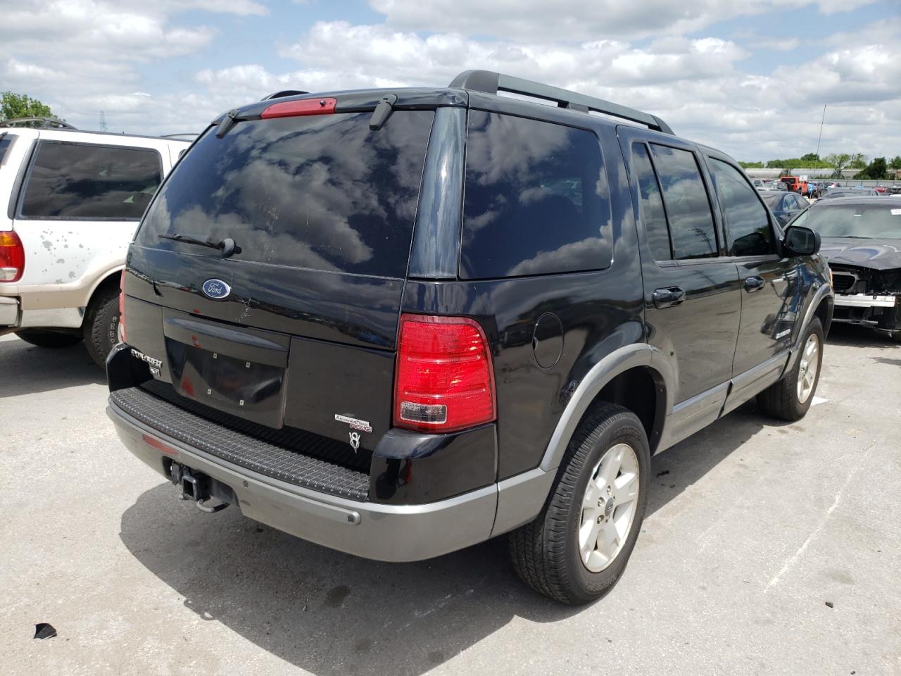 Photo 4 from auction – 2005 FORD EXPLORER X with VIN 1FMZU73W95UA76221