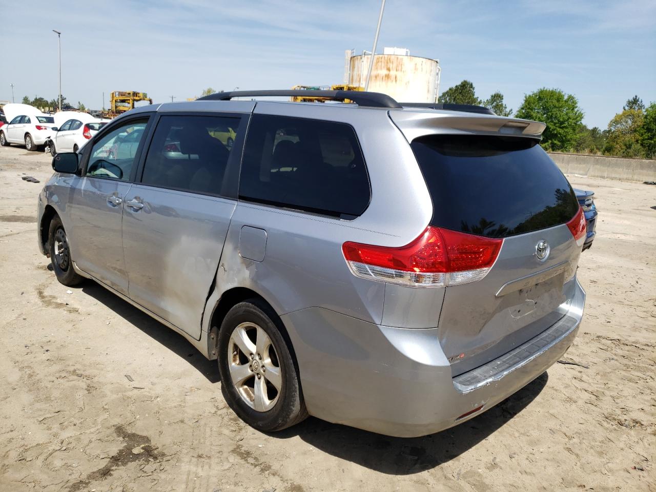 Photo 3 from auction – 2012 TOYOTA SIENNA LE with VIN 5TDKK3DC1CS178445