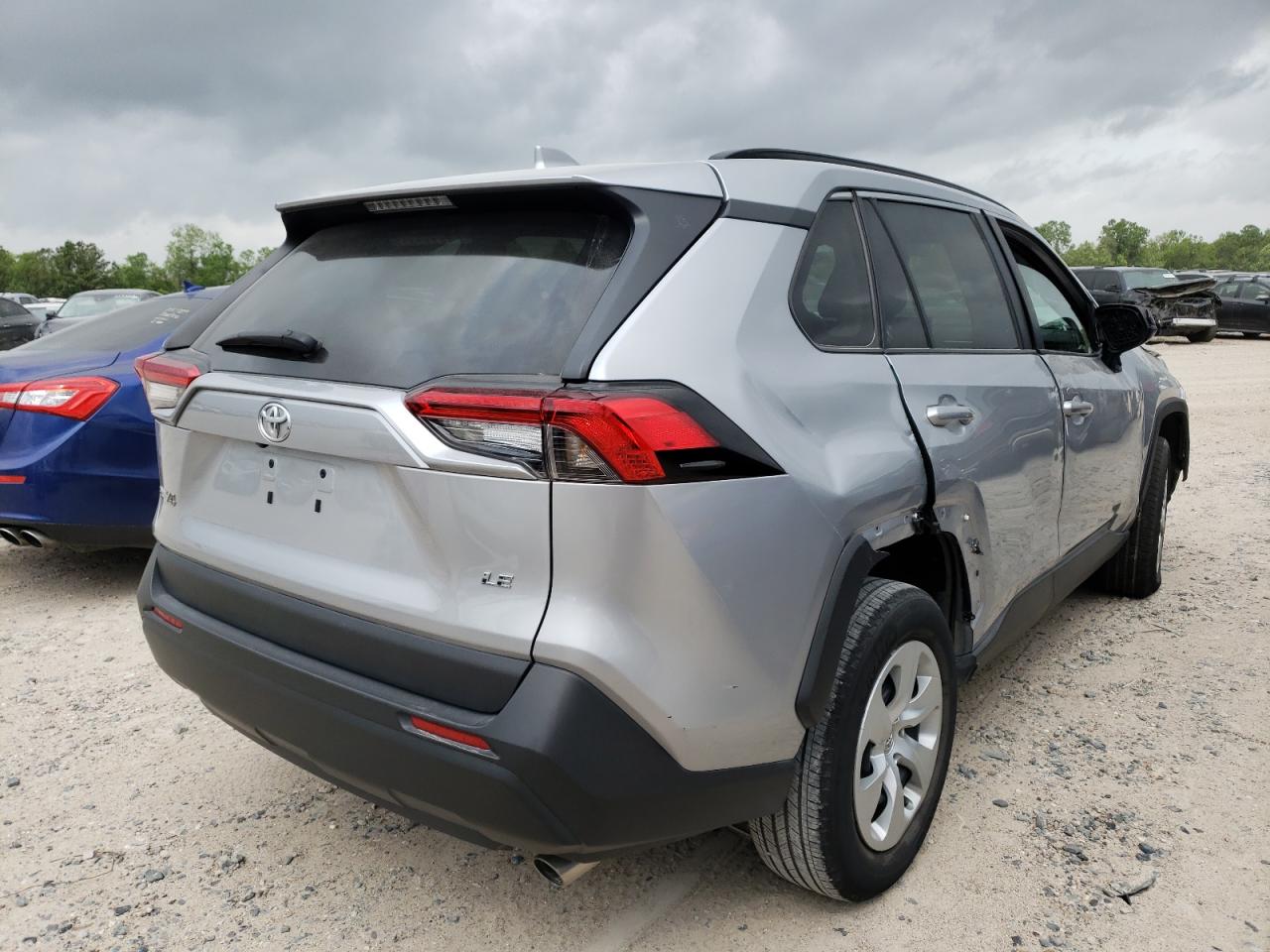 Photo 4 from auction – 2019 TOYOTA RAV4 LE with VIN 2T3H1RFVXKW057313