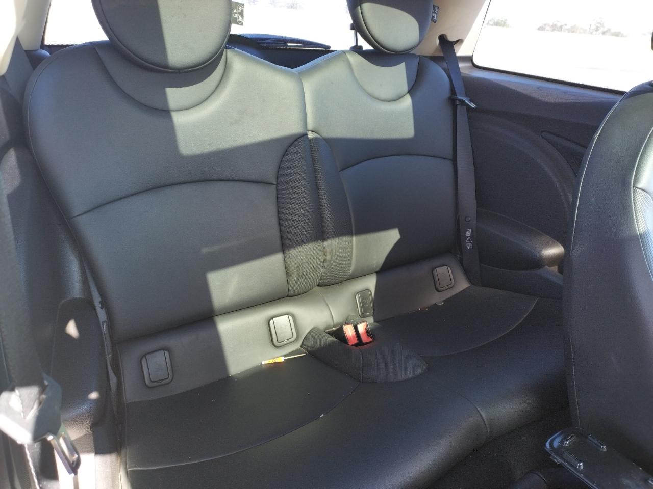 Photo 6 from auction – 2011 MINI COOPER with VIN WMWSU3C59BT096795