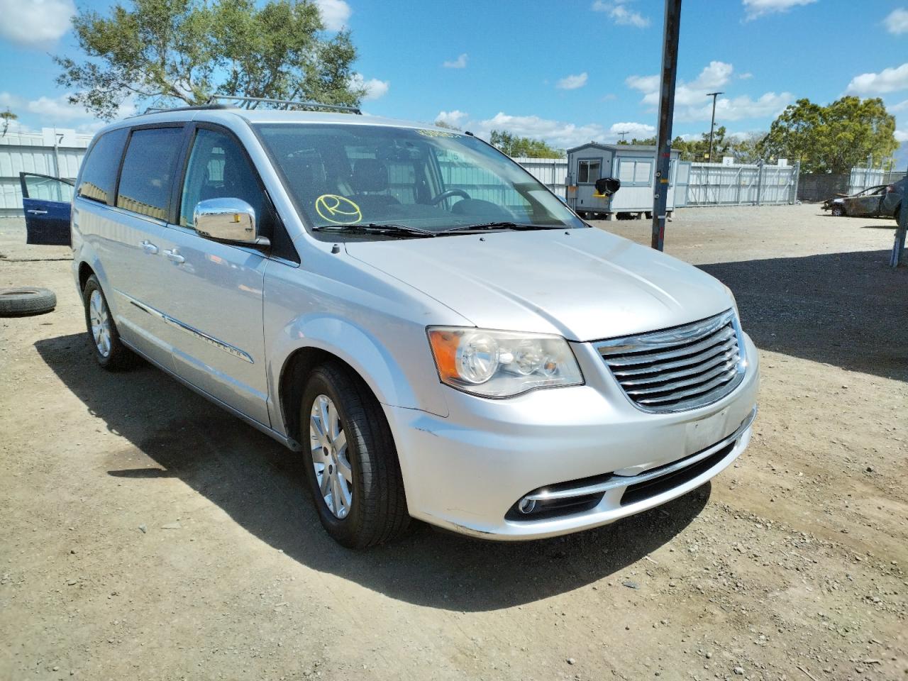 CHRYSLER TOWN & COU 2011 with VIN 2A4RR8DG1BR798689 - Photo from auction