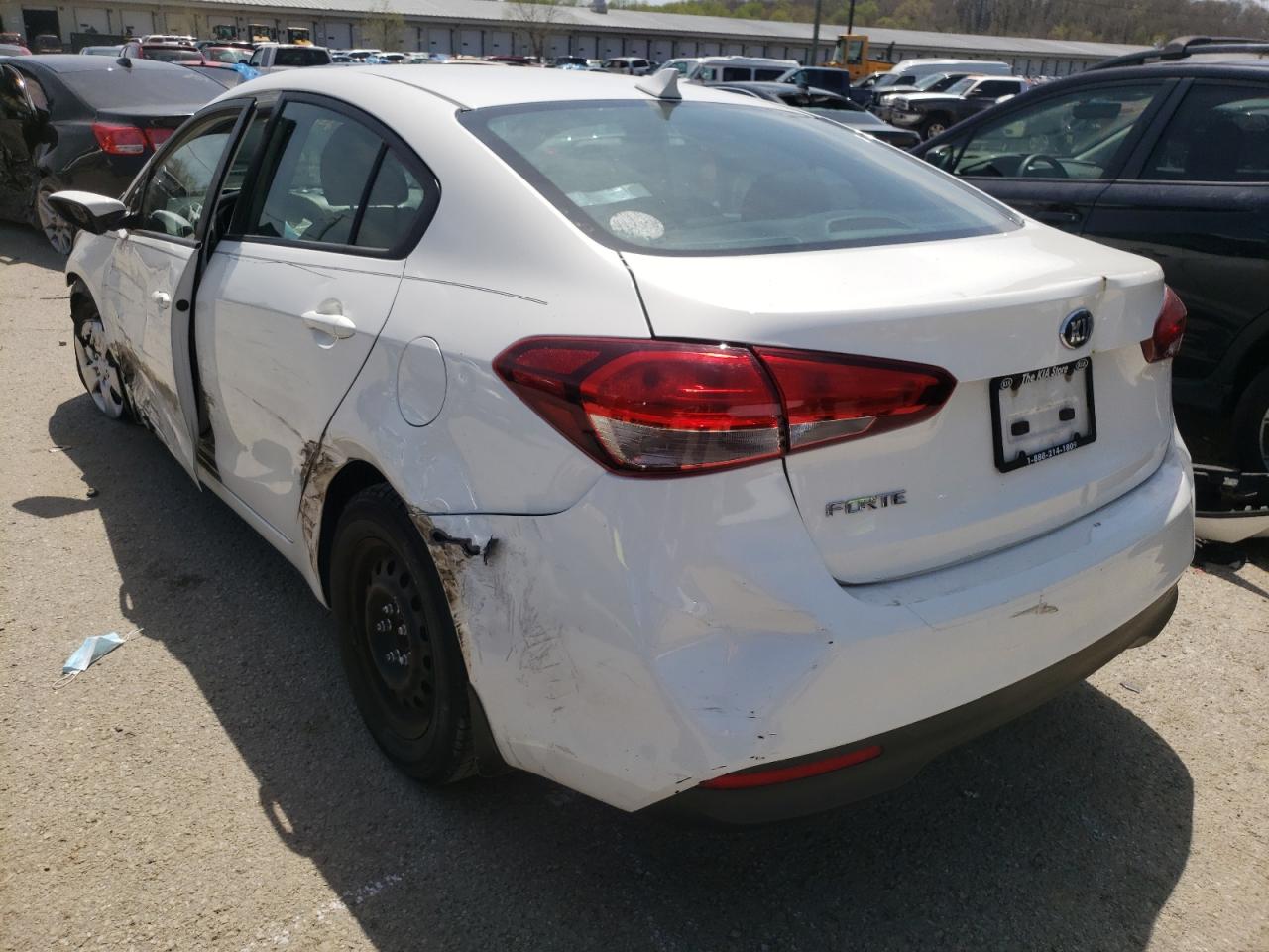 Photo 3 from auction – 2018 KIA FORTE LX with VIN 3KPFK4A73JE175374