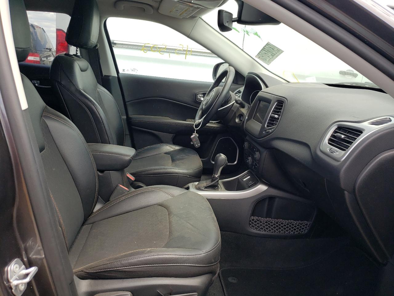 Photo 5 from auction – 2019 JEEP COMPASS LA with VIN 3C4NJCBB6KT655028