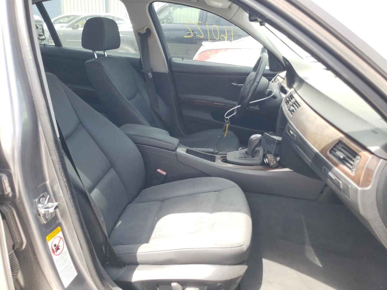 Photo 5 from auction – 2009 BMW 328 I with VIN WBAPH77559NM29097