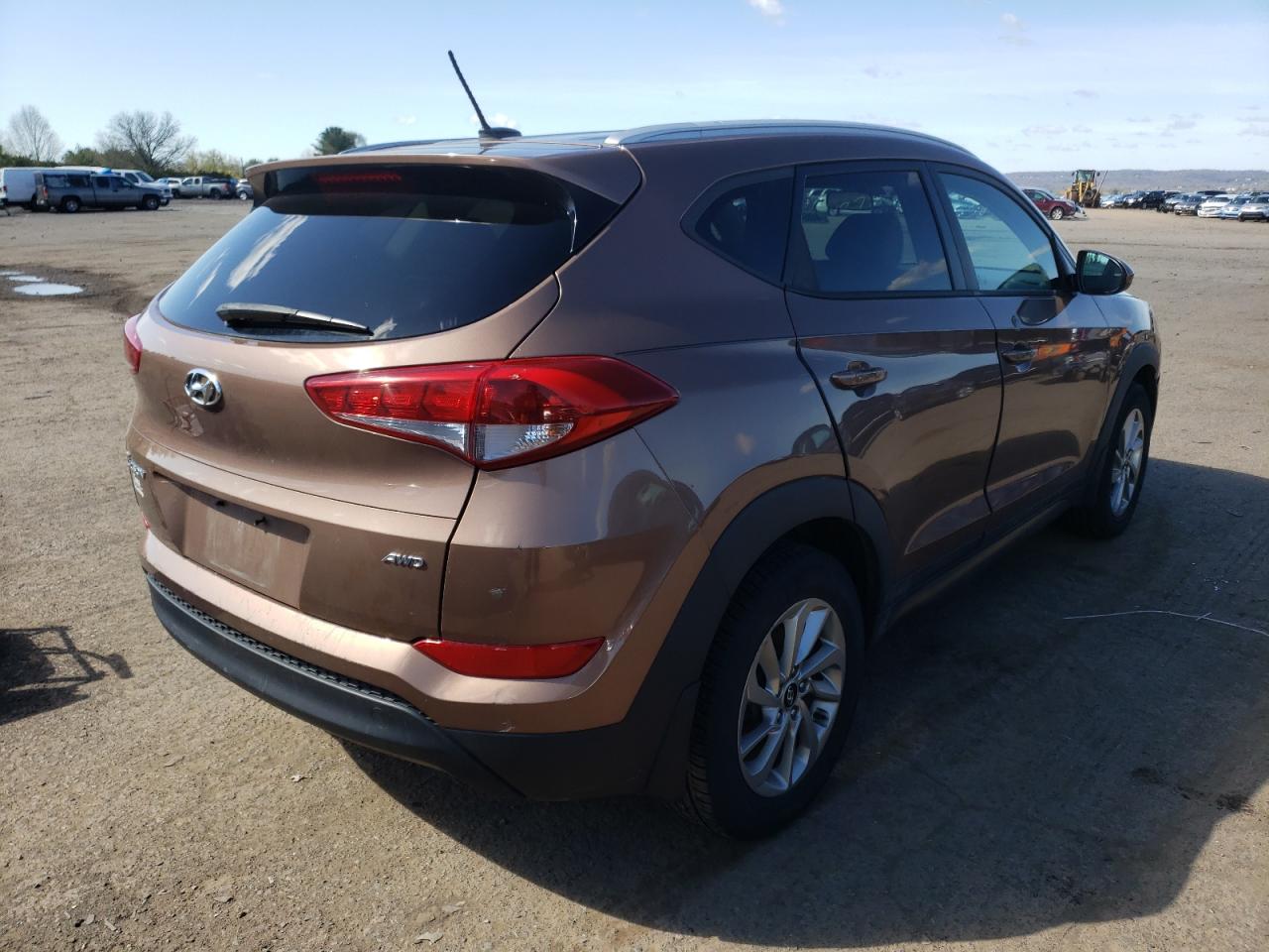 Photo 4 from auction – 2016 HYUNDAI TUCSON LIM with VIN KM8J3CA42GU021039