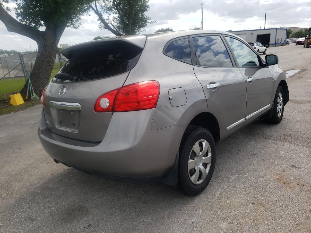 Photo 4 from auction – 2011 NISSAN ROGUE S with VIN JN8AS5MT5BW566224