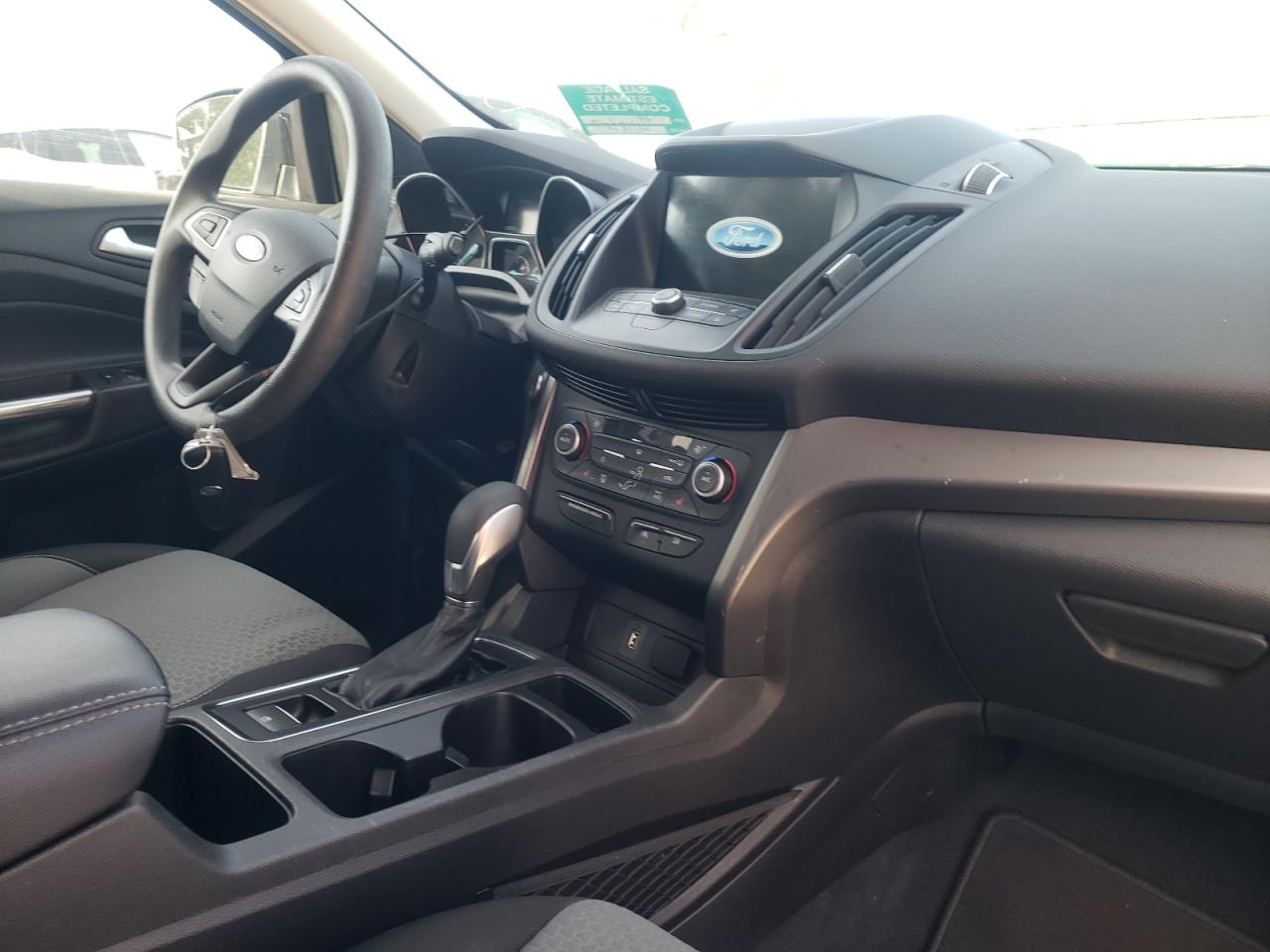 Photo 9 from auction – 2019 FORD ESCAPE SE with VIN 1FMCU9GD2KUC48742
