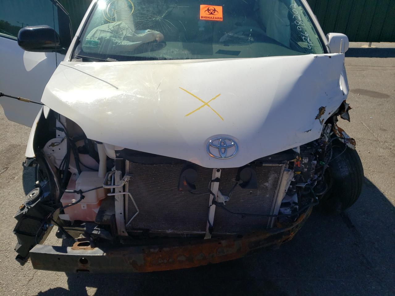 Photo 7 from auction – 2011 TOYOTA SIENNA LE with VIN 5TDKK3DC8BS048712