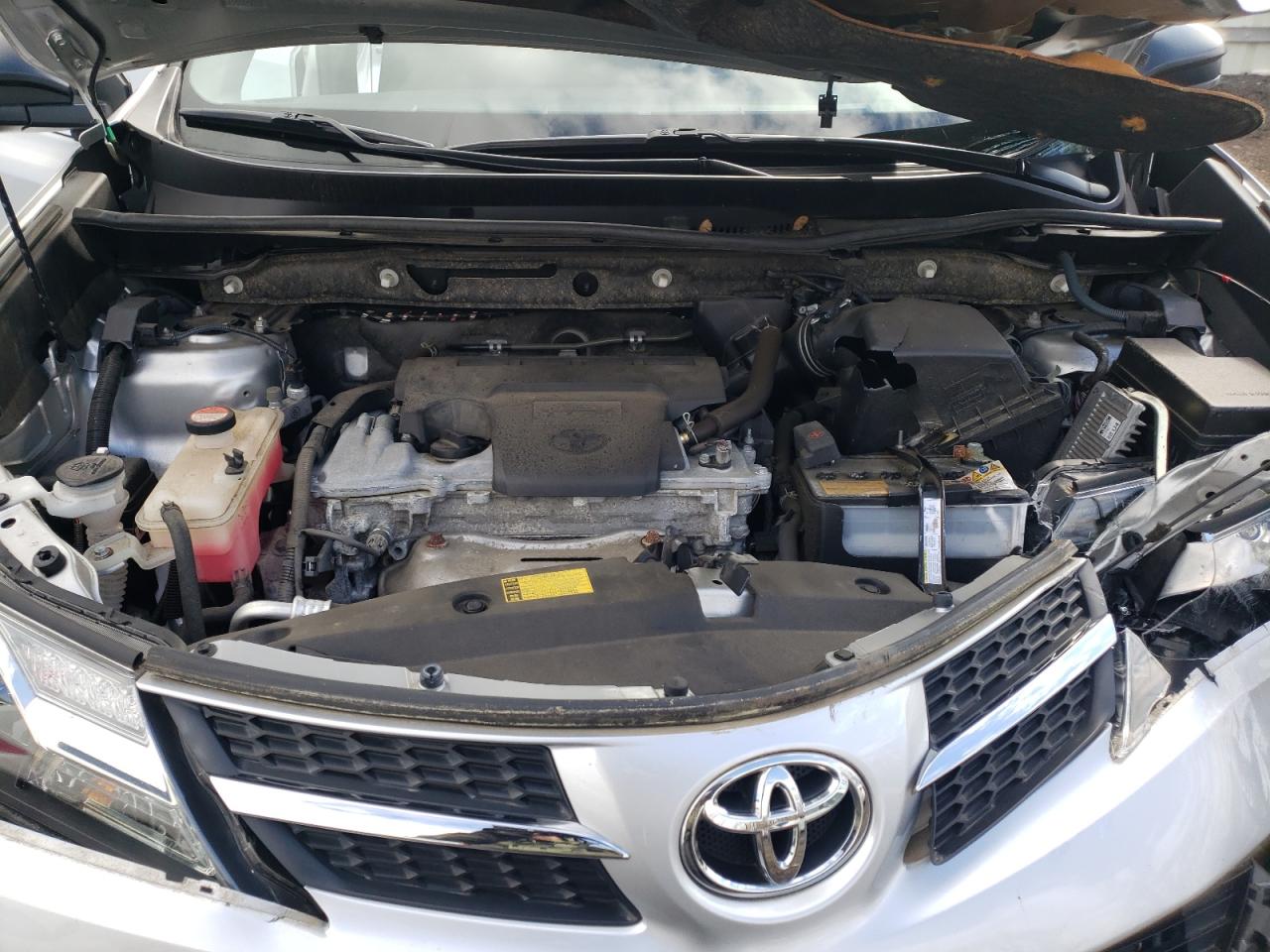 Photo 17 from auction – 2015 TOYOTA RAV4 LE with VIN JTMBFREV8FD110375
