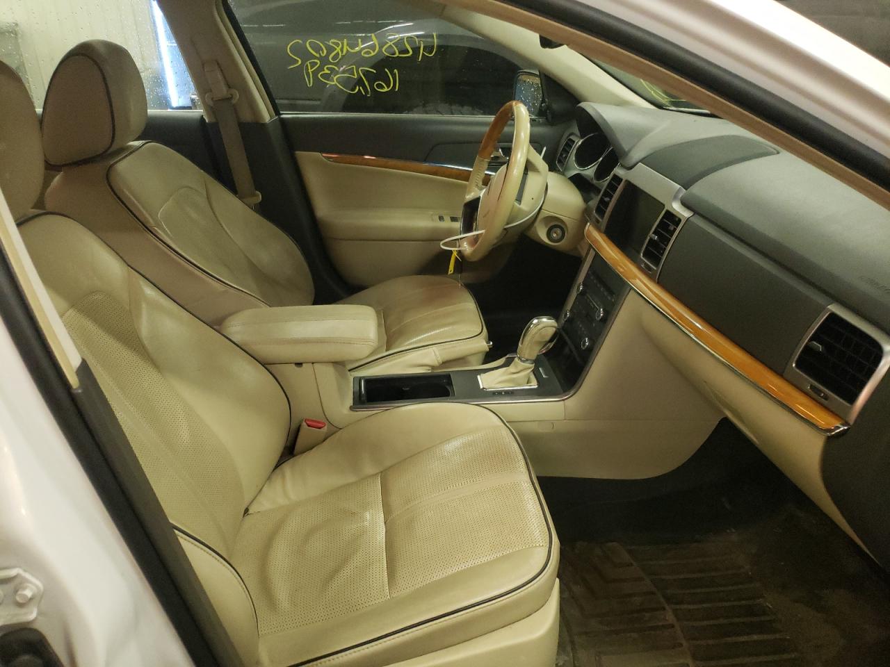 Photo 5 from auction – 2010 LINCOLN MKZ with VIN 3LNHL2JC0AR650040