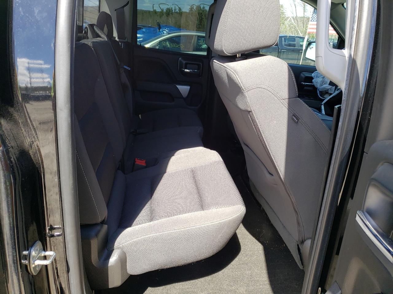 Photo 6 from auction – 2018 CHEVROLET silverado with VIN 1GCVKREC0JZ219903
