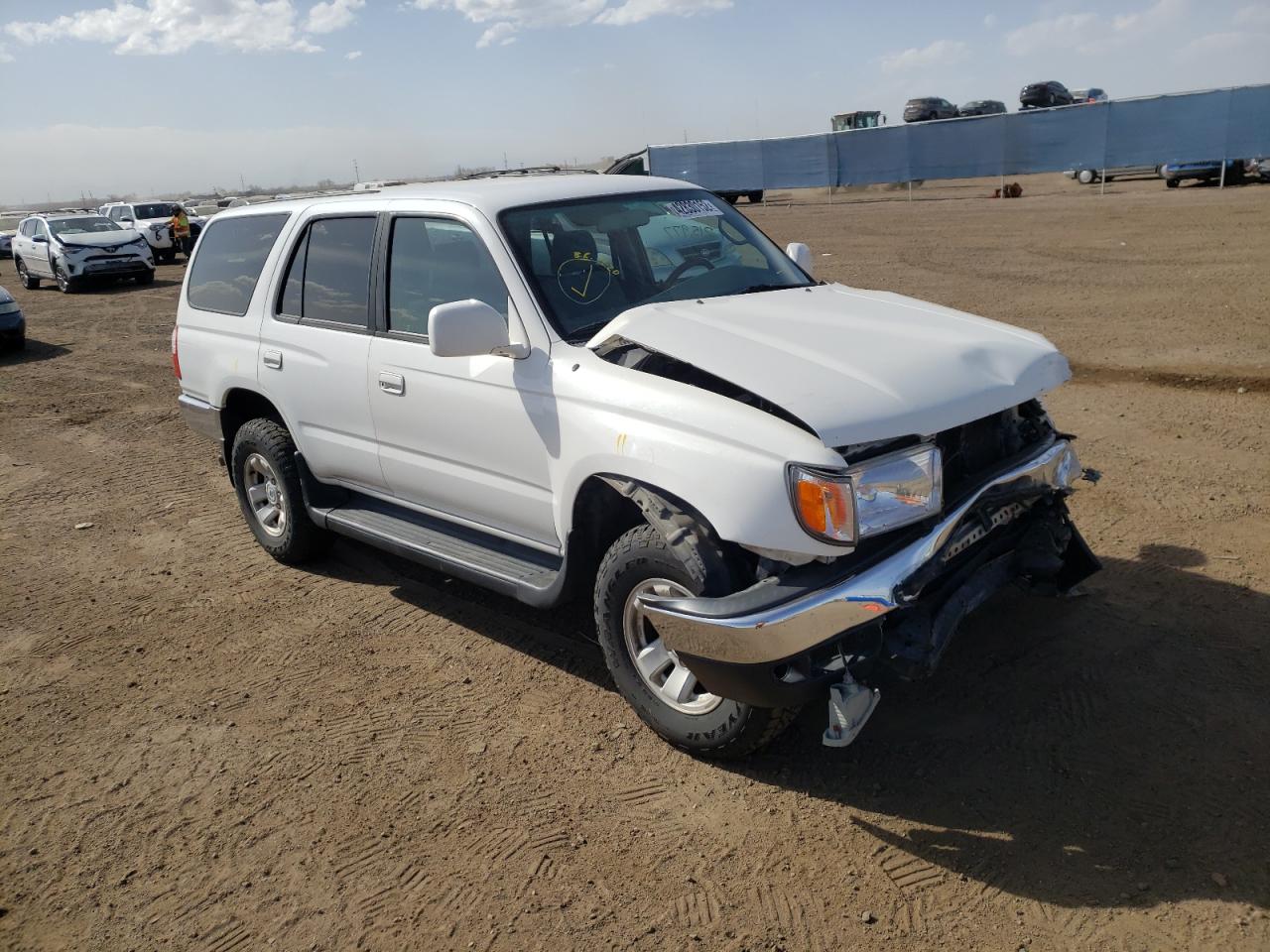TOYOTA 4RUNNER SR 2000 with VIN JT3GN86R4Y0143571 - Photo from auction