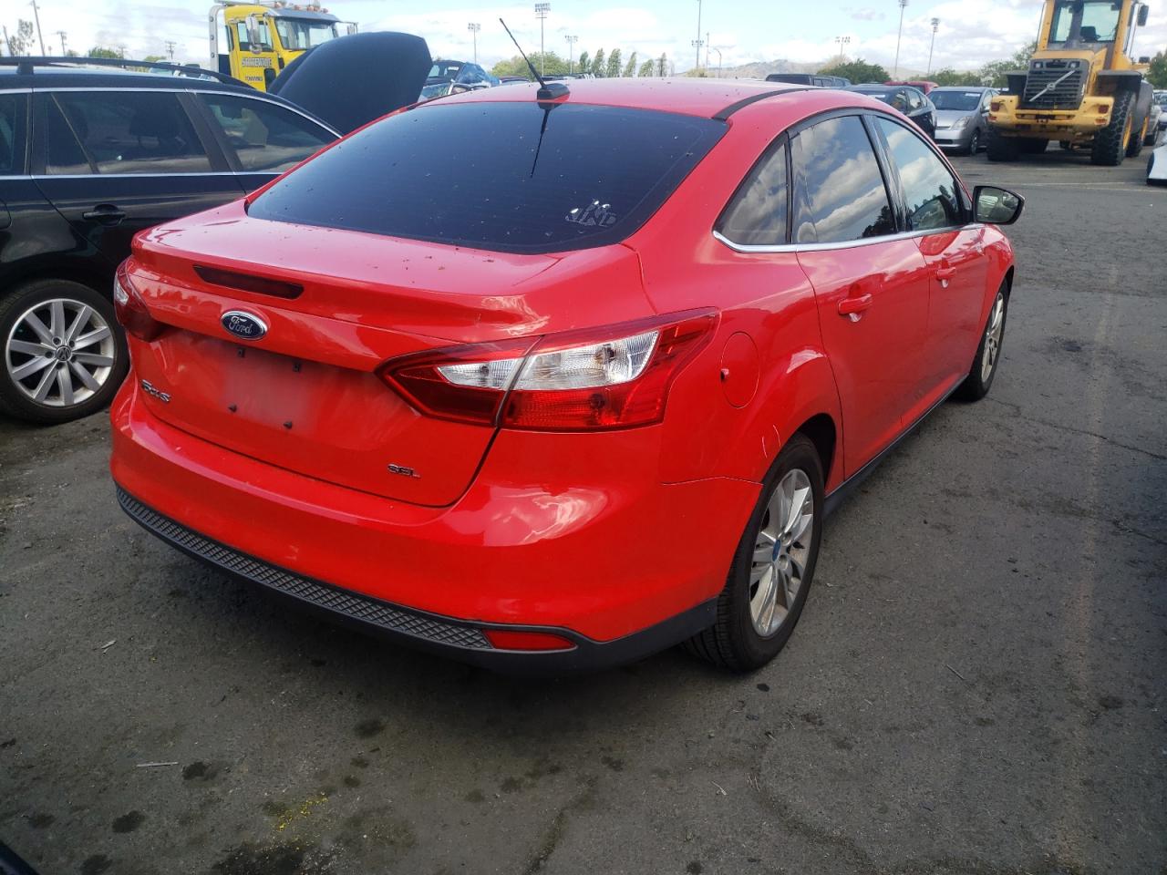 Photo 4 from auction – 2012 FORD FOCUS SEL with VIN 1FAHP3H29CL146704
