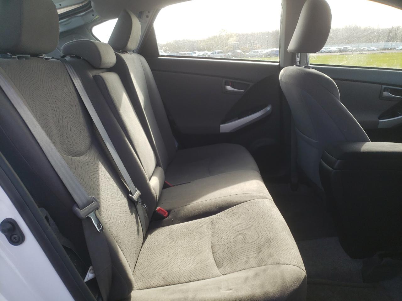 Photo 6 from auction – 2014 TOYOTA PRIUS with VIN JTDKN3DU2E0375369