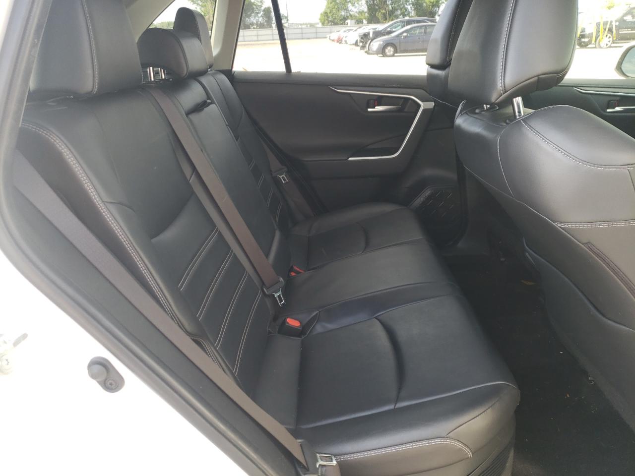 Photo 6 from auction – 2019 TOYOTA RAV4 LIMIT with VIN JTMDWRFV7KD029627