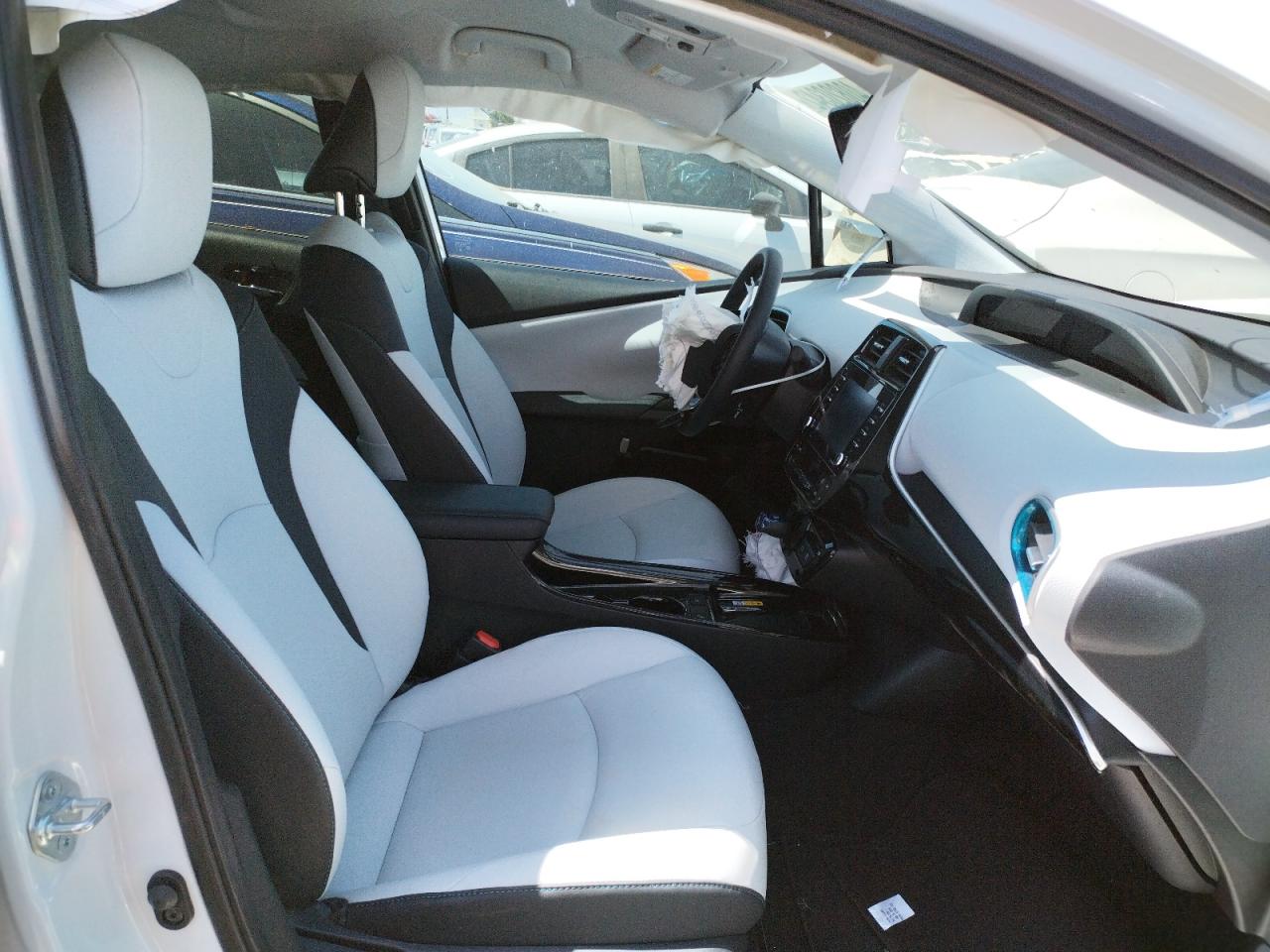 Photo 5 from auction – 2021 TOYOTA PRIUS SPEC with VIN JTDKAMFU7M3133754