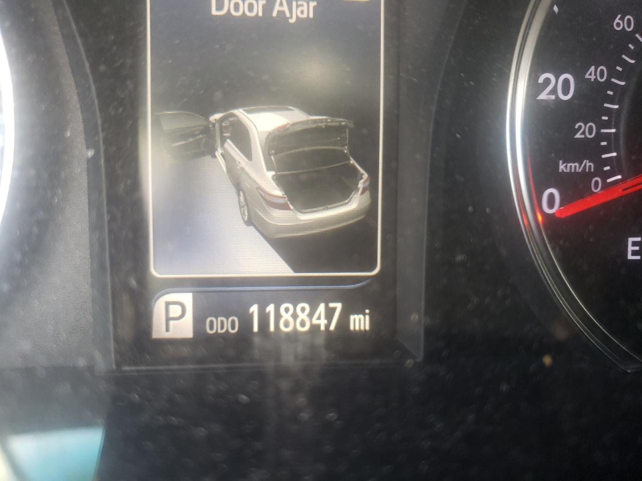 Photo 8 from auction – 2017 TOYOTA CAMRY LE with VIN 4T1BF1FK3HU669823