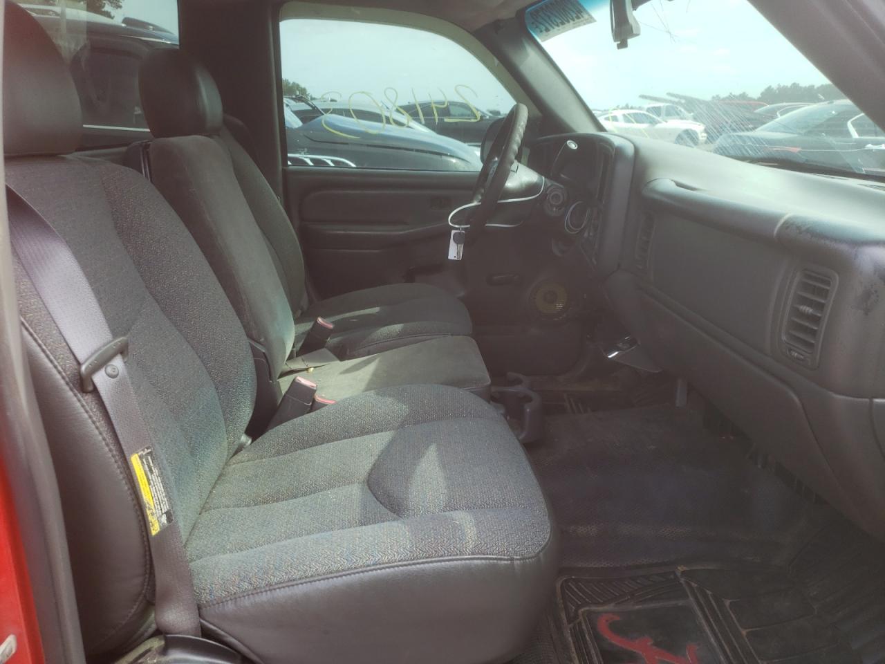 Photo 5 from auction – 2005 CHEVROLET SILVERADO with VIN 1GCEC14X15Z128017