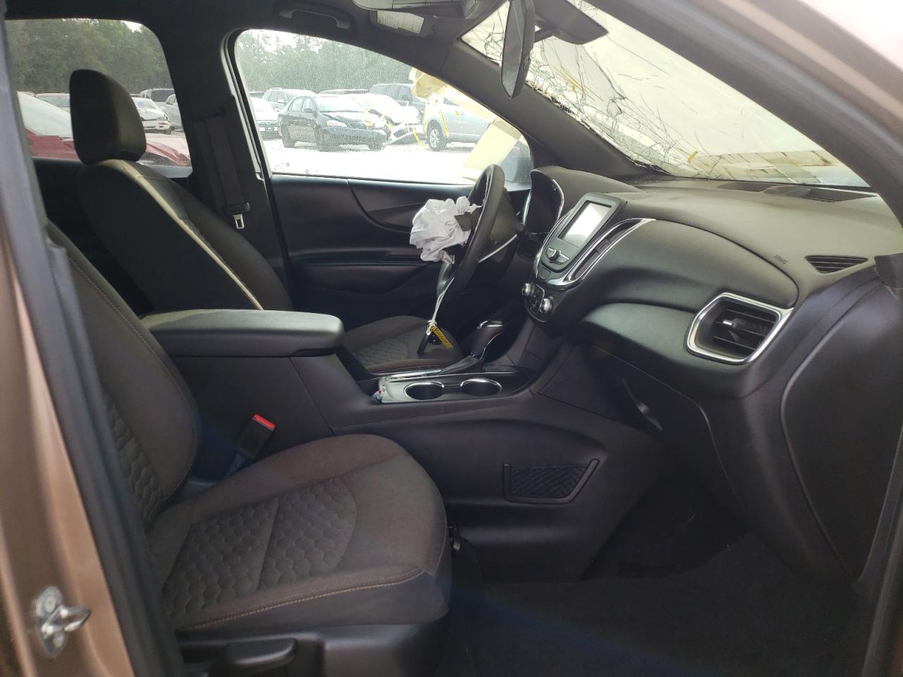 Photo 5 from auction – 2018 CHEVROLET EQUINOX LT with VIN 2GNAXJEV1J6168157
