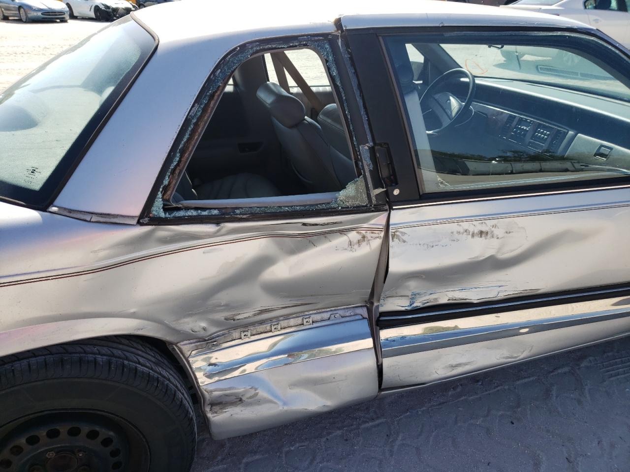 Photo 9 from auction – 1993 BUICK REGAL LIMI with VIN 2G4WD14L3P1474303