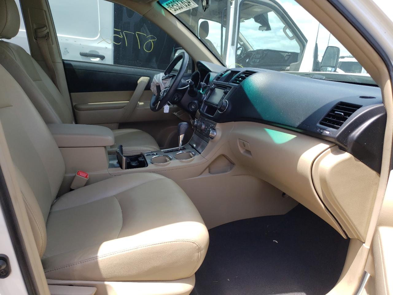 Photo 5 from auction – 2013 TOYOTA HIGHLANDER with VIN 5TDZK3EH3DS094489