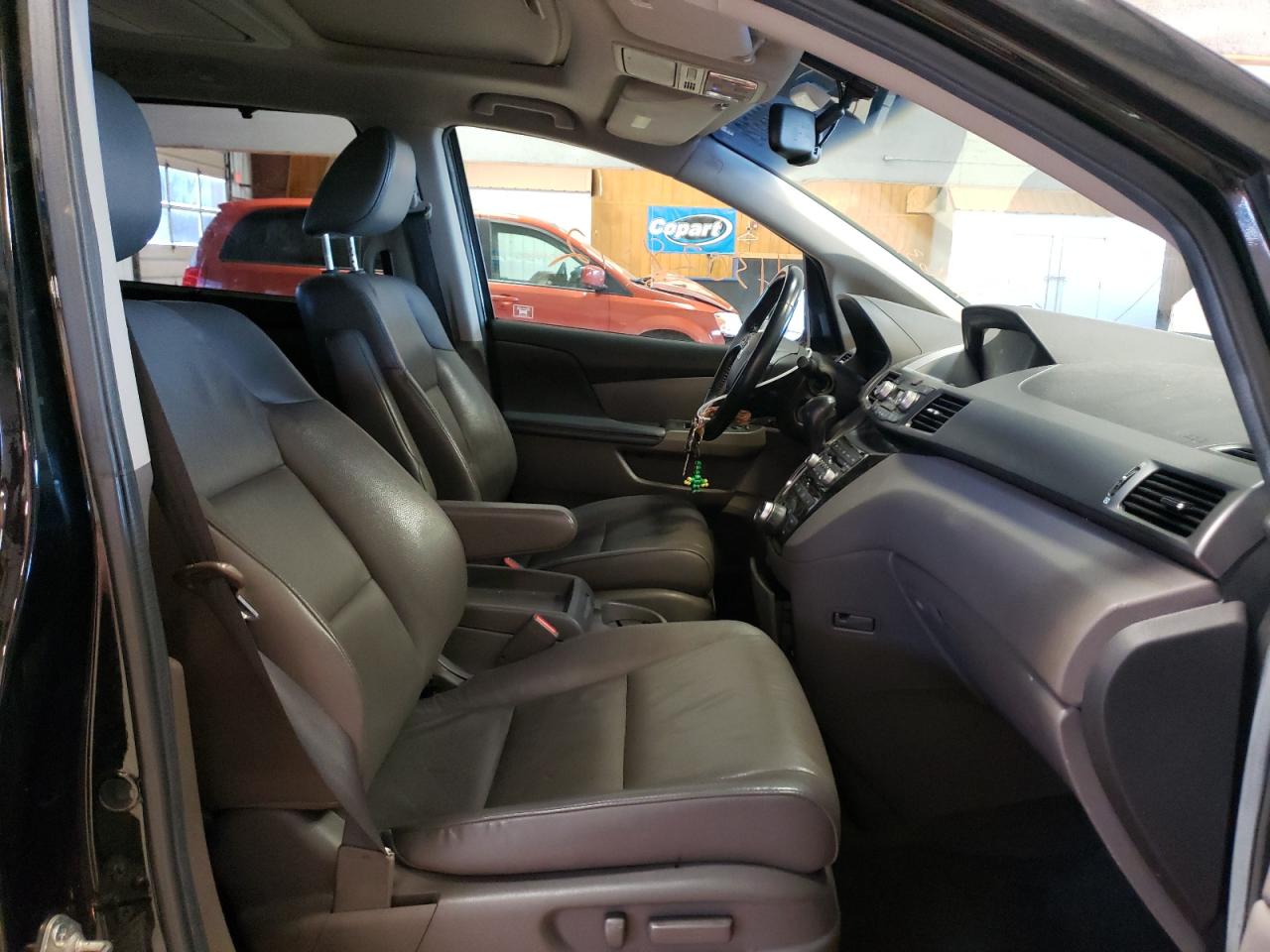 Photo 5 from auction – 2012 HONDA ODYSSEY TO with VIN 5FNRL5H94CB004332