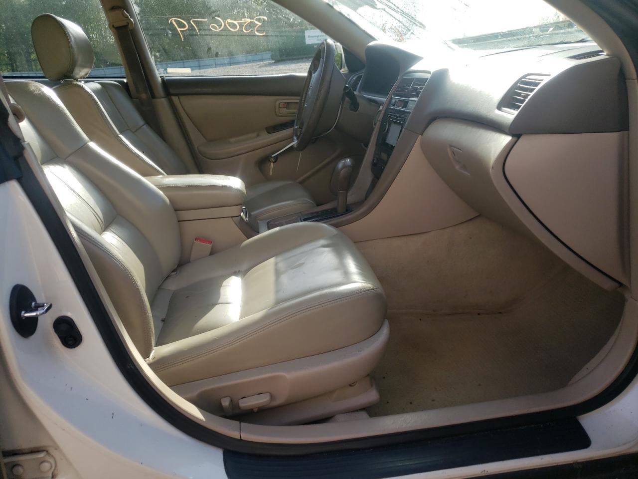 Photo 5 from auction – 1997 LEXUS ES 300 with VIN JT8BF22G5V5005085