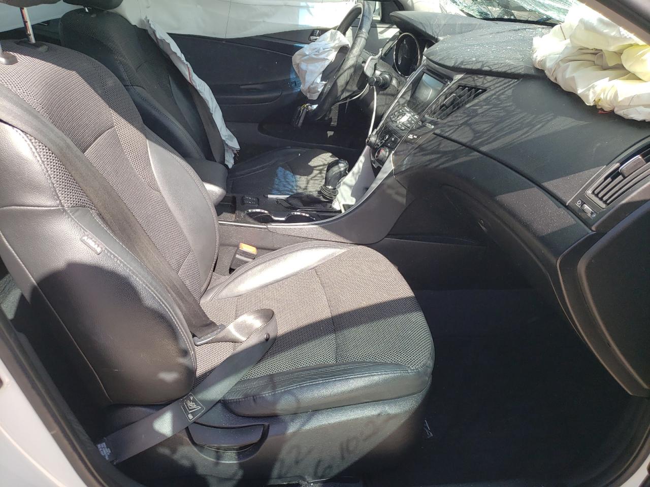Photo 5 from auction – 2013 HYUNDAI SONATA SE with VIN 5NPEC4AC1DH606784