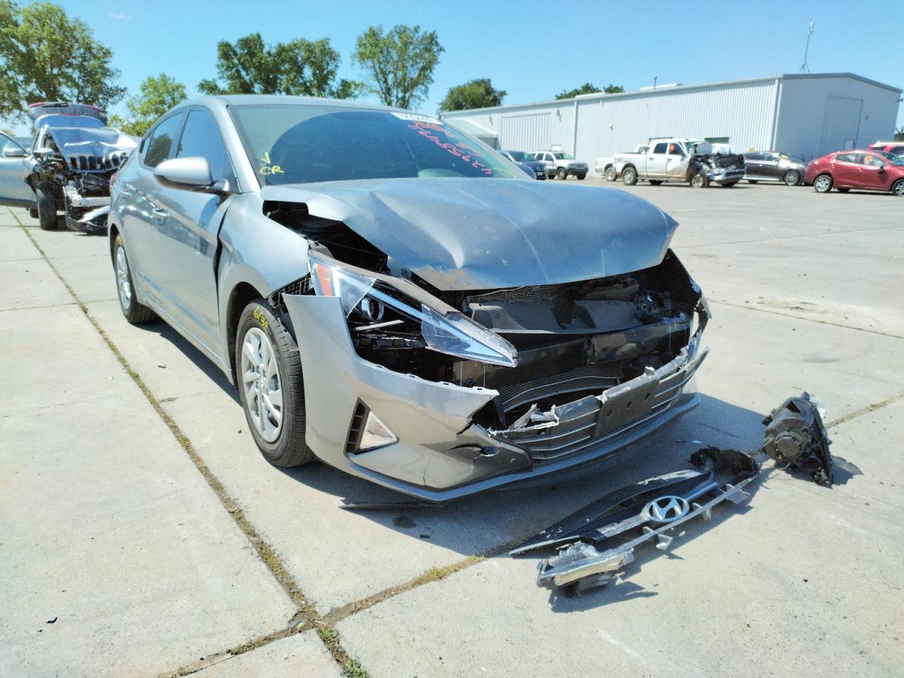 HYUNDAI ELANTRA SE 2019 with VIN KMHD74LF8KU784701 - Photo from auction
