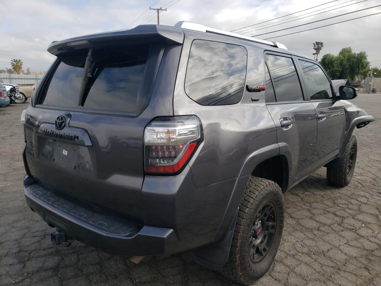 Photo 14 from auction – 2014 TOYOTA 4RUNNER SR with VIN JTEBU5JR8E5181524