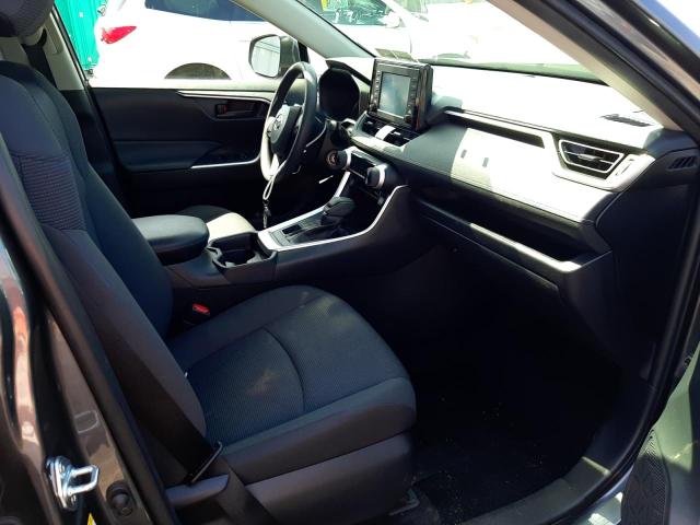 Photo 5 from auction – 2019 TOYOTA RAV4 LE with VIN JTMG1RFV7KD013617