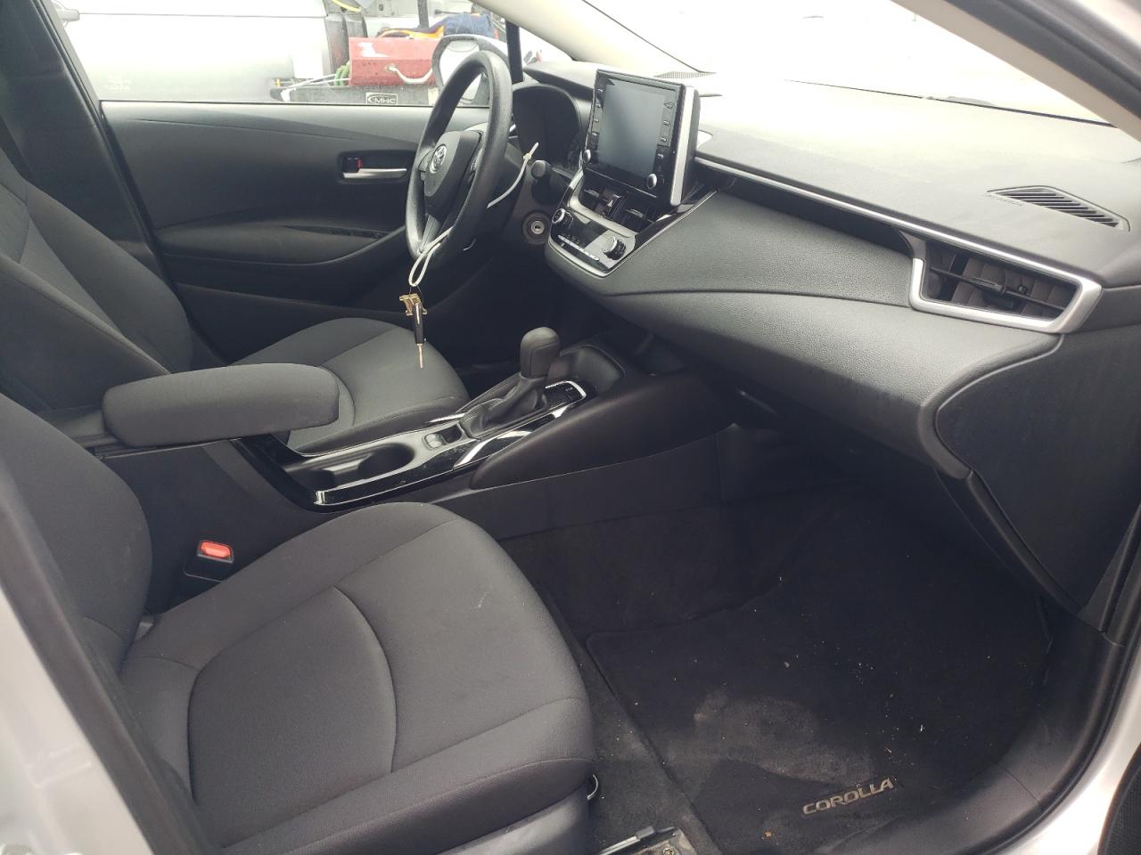 Photo 5 from auction – 2020 TOYOTA COROLLA LE with VIN 5YFEPRAE2LP038937