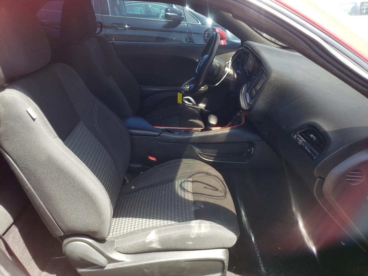Photo 5 from auction – 2016 DODGE CHALLENGER with VIN 2C3CDZAG3GH171689