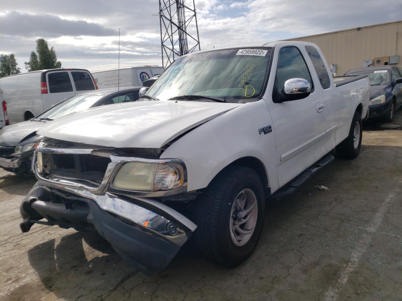 Photo 2 from auction – 2002 FORD F150 with VIN 1FTRX17222NB81009