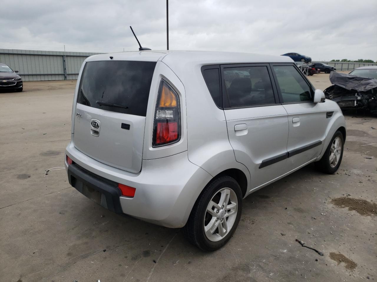 Photo 4 from auction – 2010 KIA SOUL + with VIN KNDJT2A23A7079194