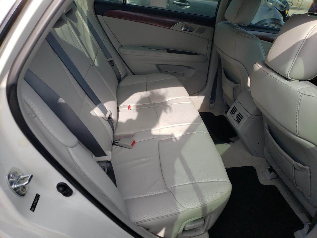 Photo 6 from auction – 2012 TOYOTA AVALON BAS with VIN 4T1BK3DB6CU471773