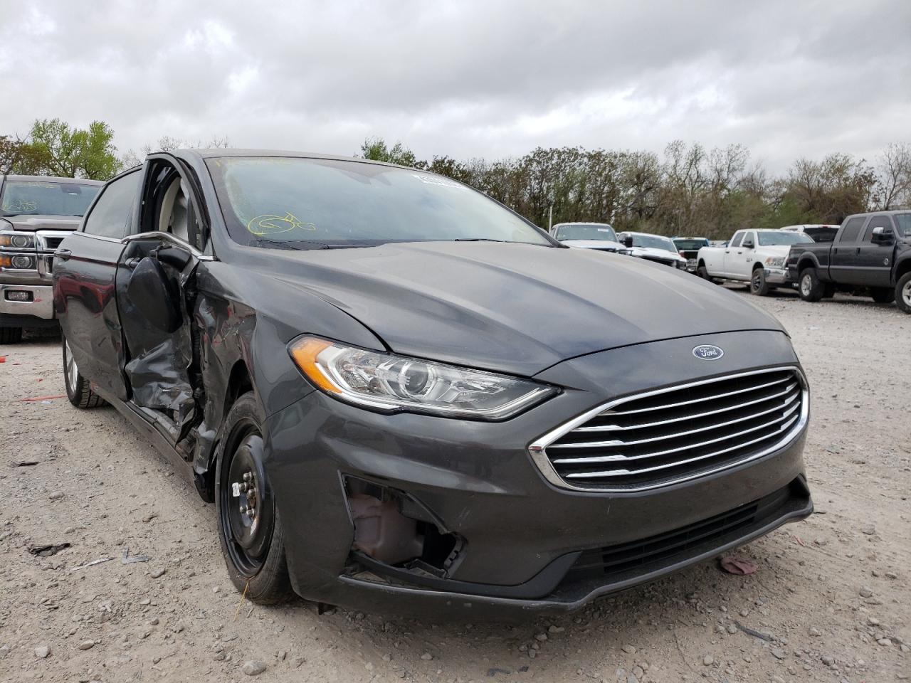 FORD FUSION SE 2019 with VIN 3FA6P0HD0KR198746 - Photo from auction