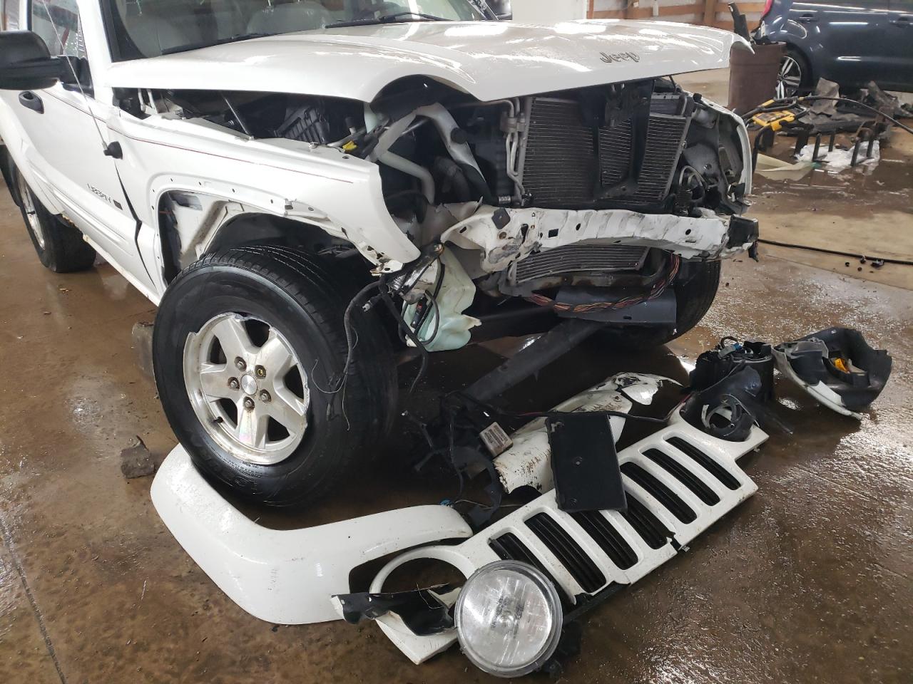 Photo 9 from auction – 2003 JEEP LIBERTY LI with VIN 1J4GL58K33W644418