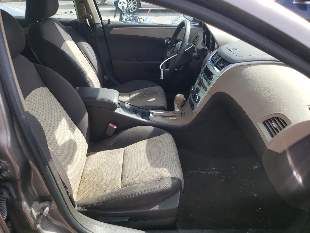 Photo 5 from auction – 2011 CHEVROLET MALIBU LS with VIN 1G1ZA5EU2BF137379
