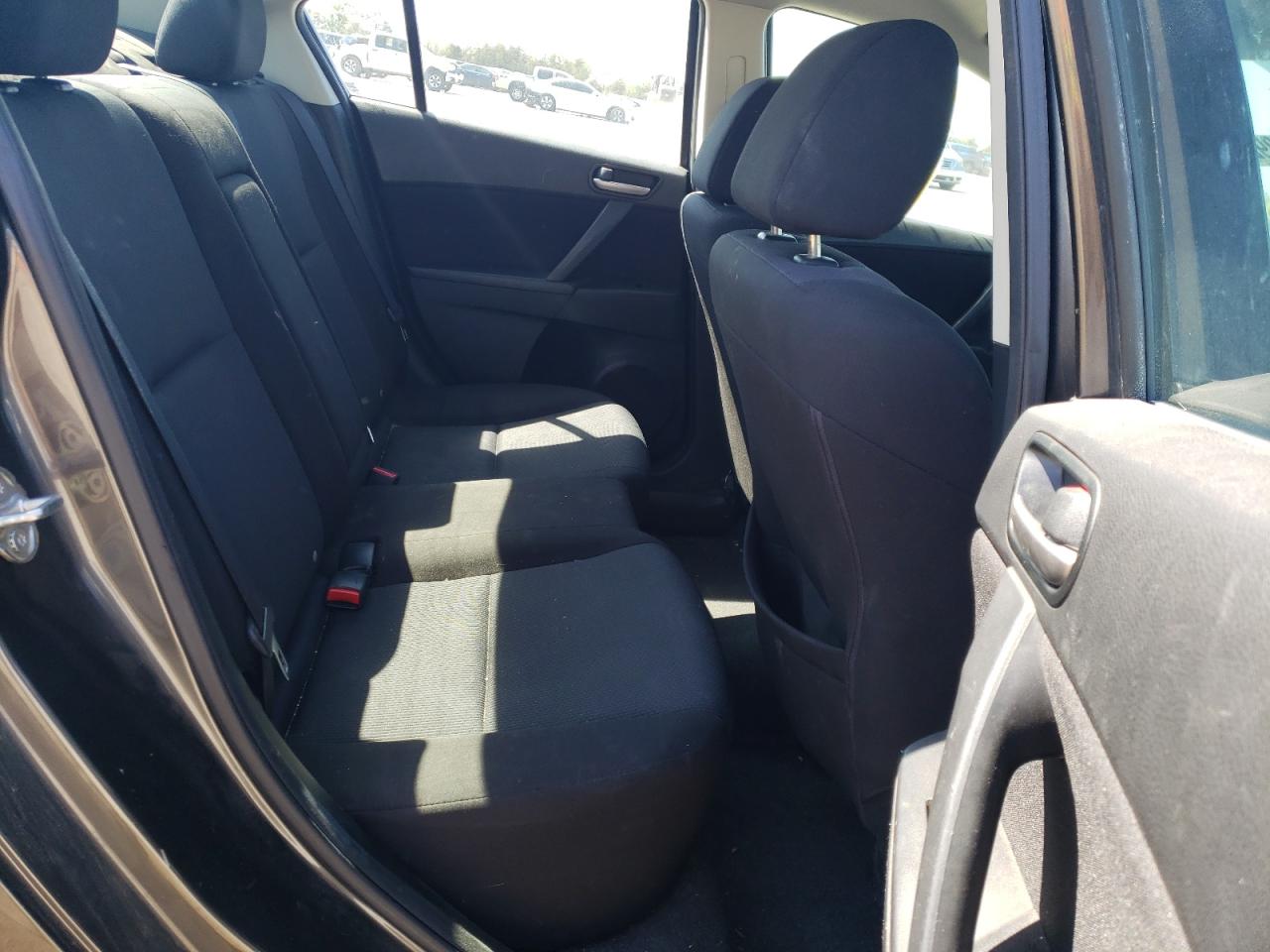 Photo 6 from auction – 2010 MAZDA 3 I with VIN JM1BL1SF6A1279845