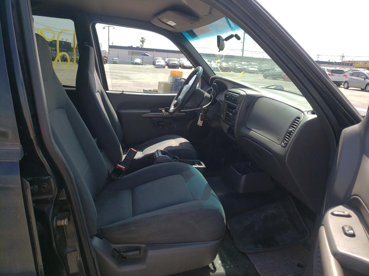 Photo 5 from auction – 2001 FORD EXPLORER S with VIN 1FMZU67E21UA50095