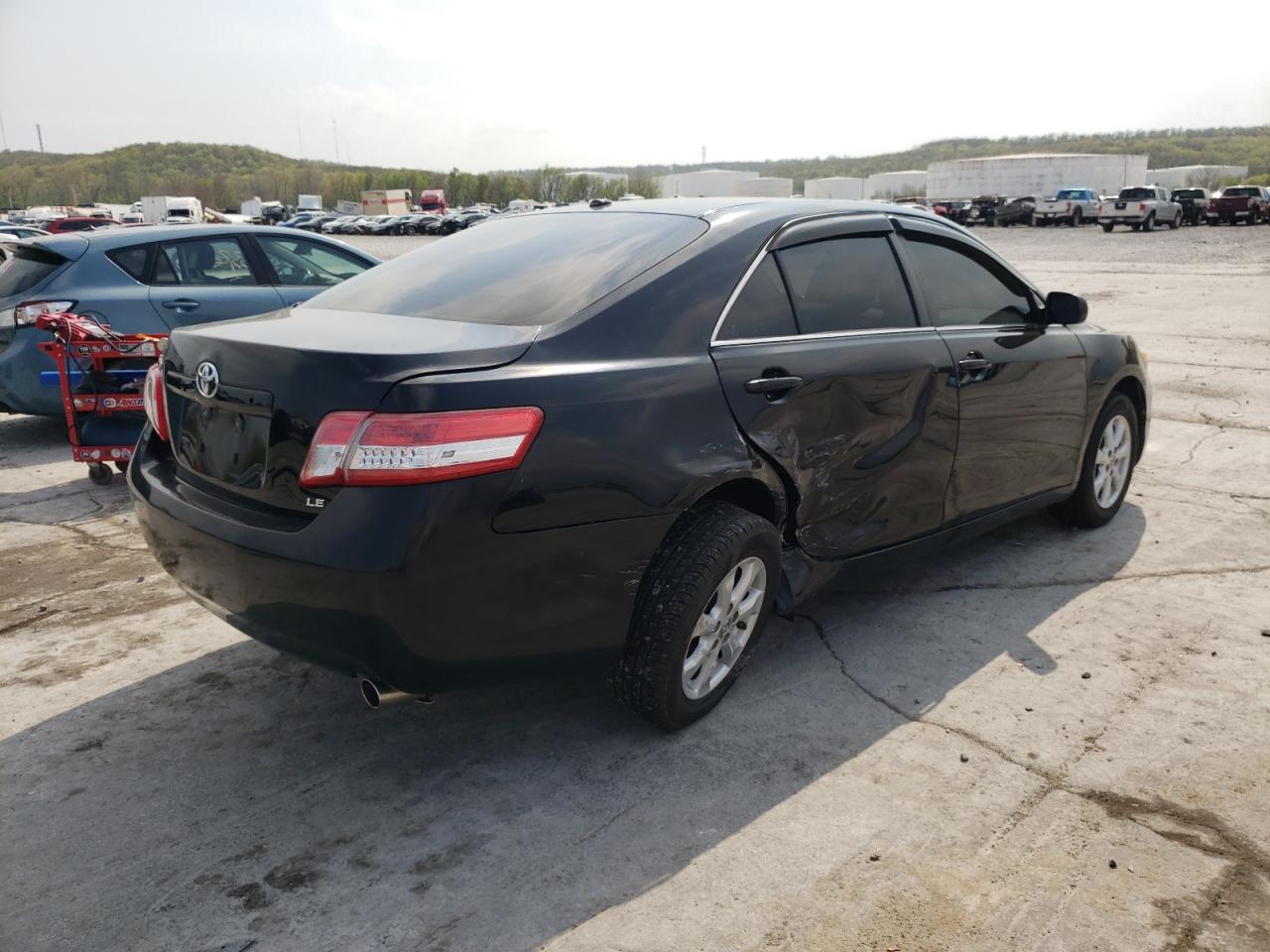 Photo 4 from auction – 2011 TOYOTA CAMRY BASE with VIN 4T1BF3EK6BU681128