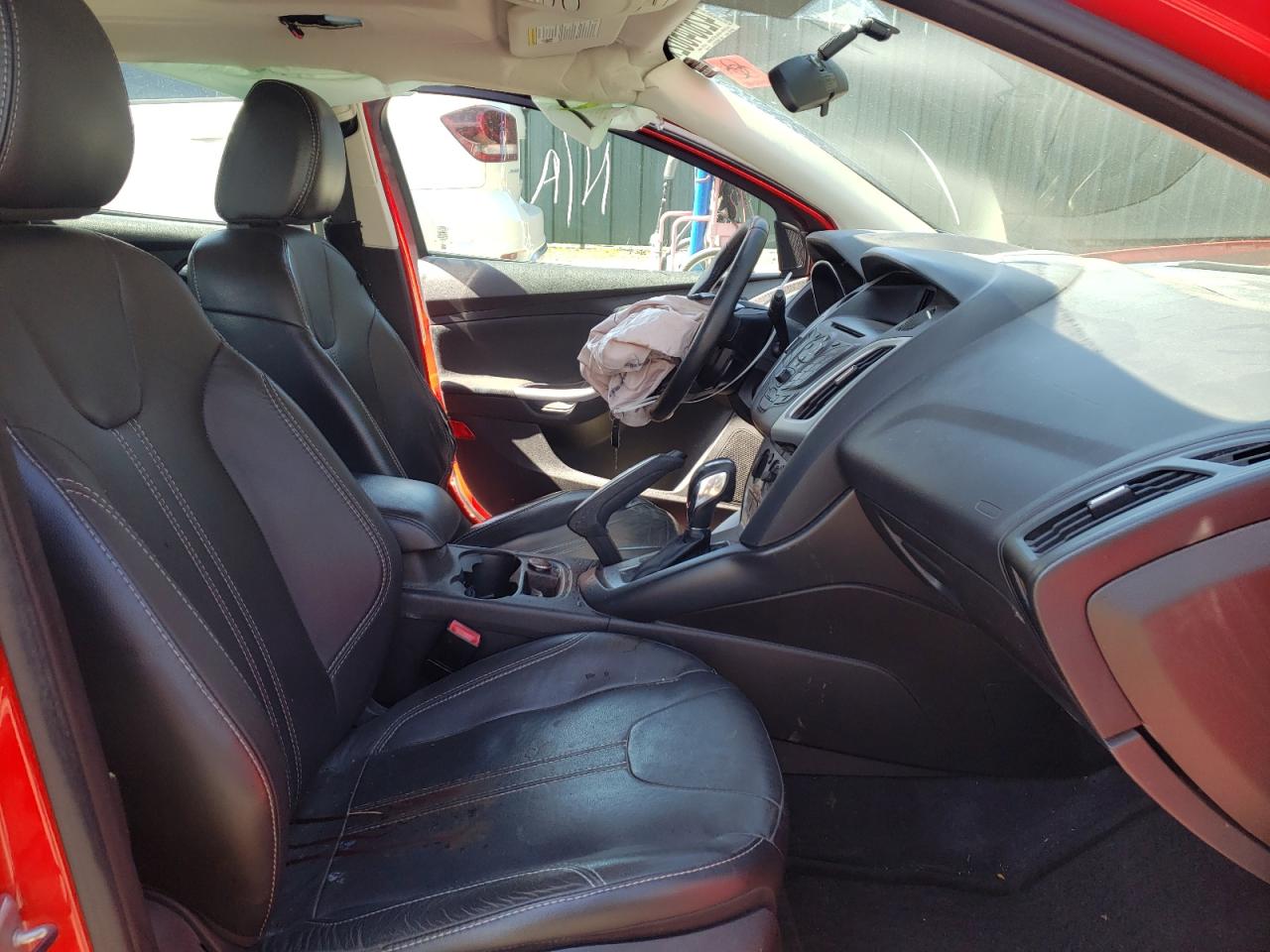 Photo 5 from auction – 2013 FORD FOCUS SE with VIN 1FADP3K25DL111621