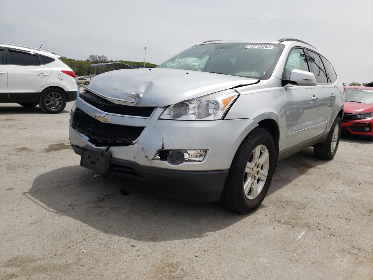 Photo 2 from auction – 2012 CHEVROLET TRAVERSE L with VIN 1GNKRJED7CJ176498