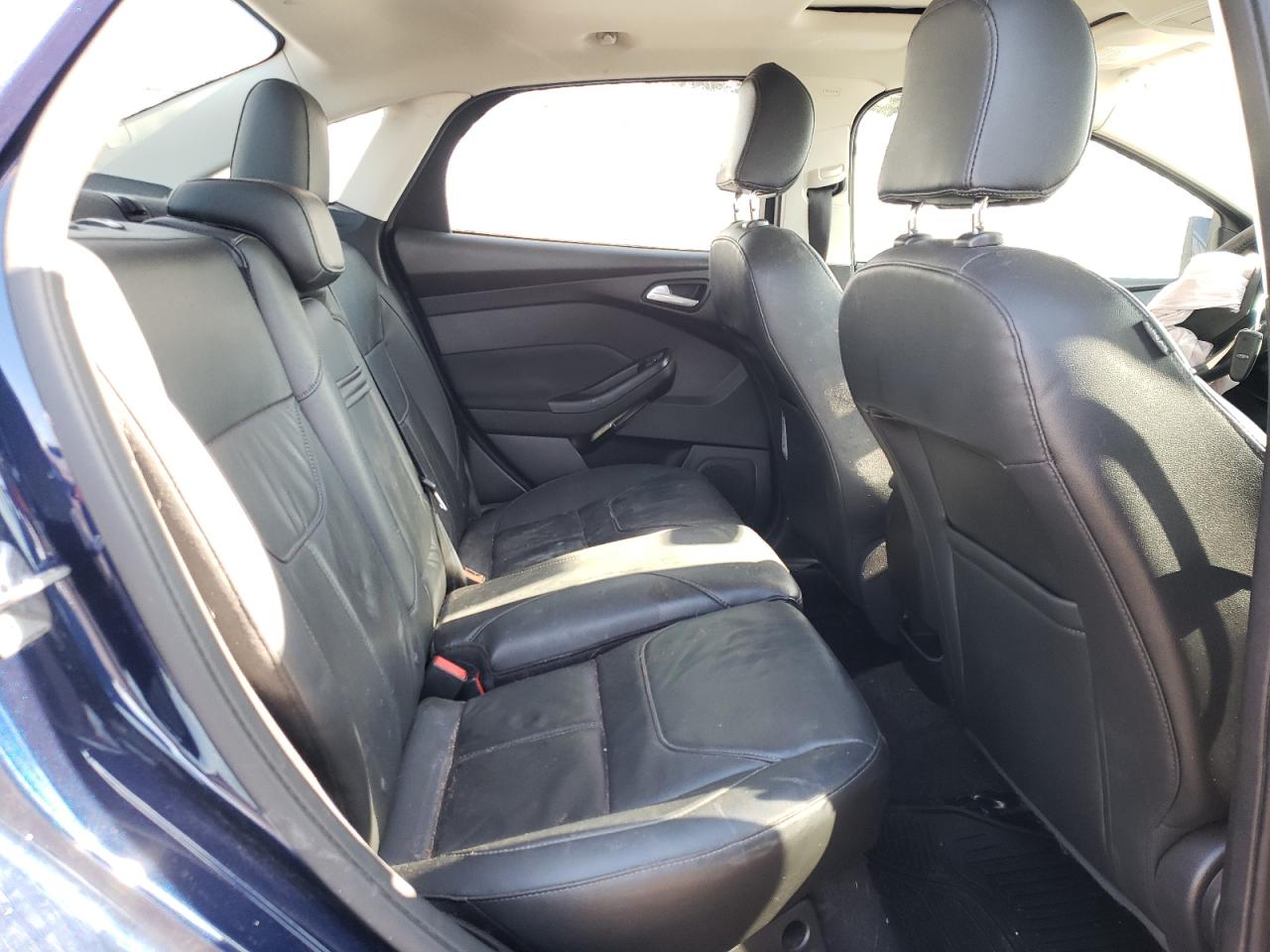 Photo 6 from auction – 2016 FORD FOCUS TITA with VIN 1FADP3J27GL316542