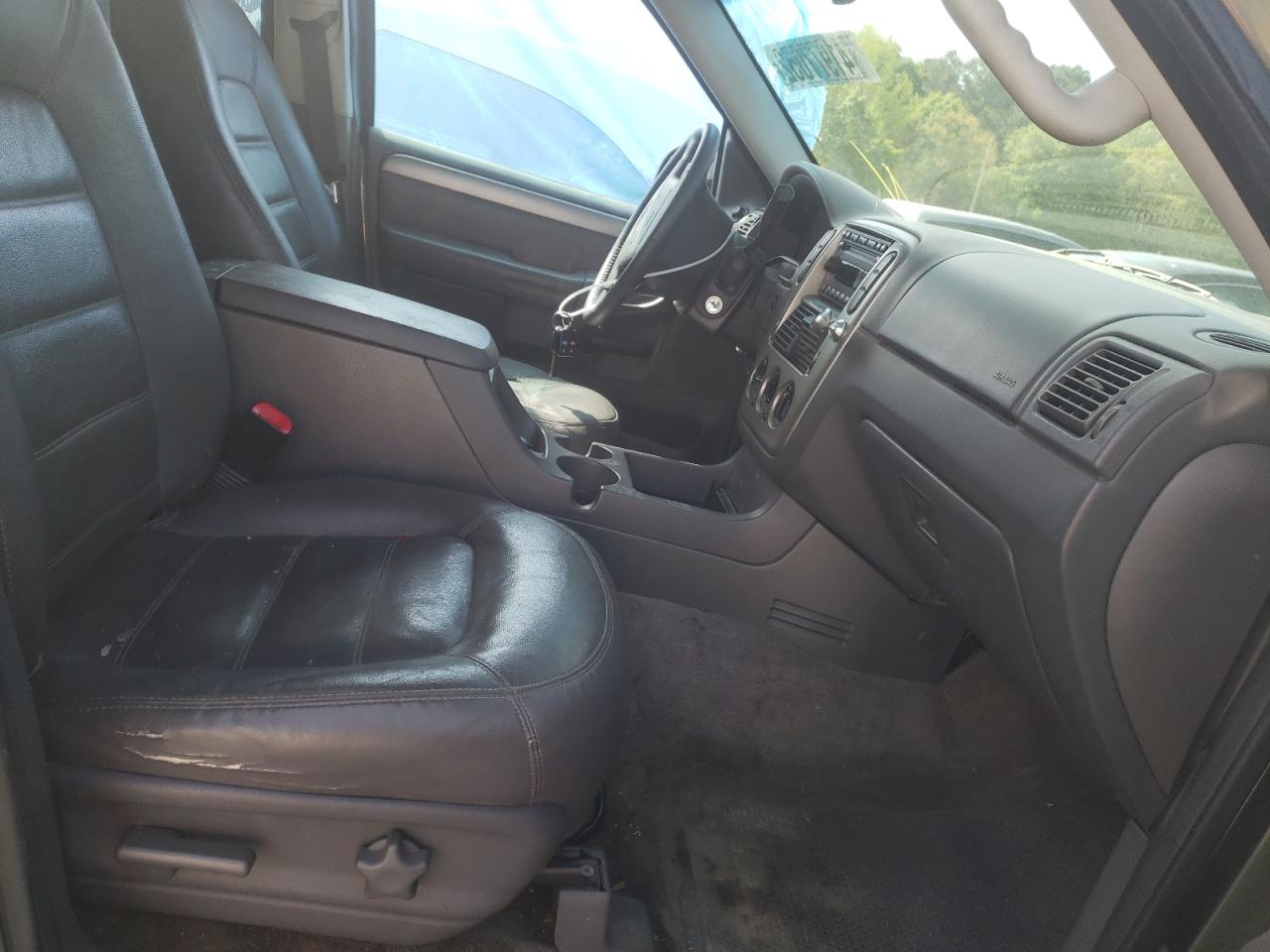 Photo 5 from auction – 2003 FORD EXPLORER X with VIN 1FMZU63K83ZB57718