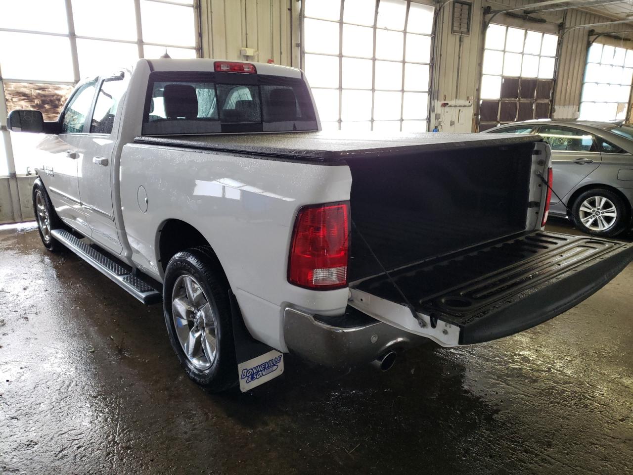 Photo 3 from auction – 2016 RAM 1500 SLT with VIN 1C6RR7GT5GS142906